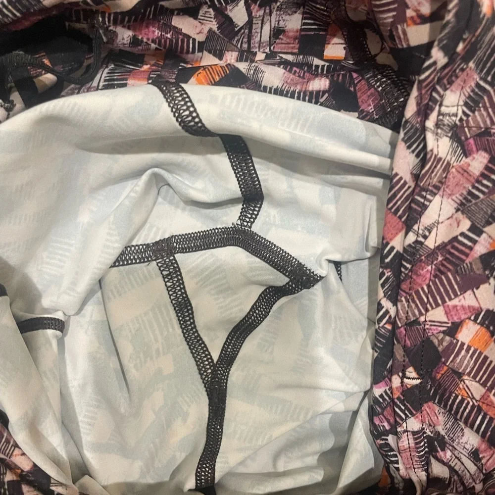 Lululemon Wunder Under Crop Leggings Size 4 Abstract Print Mid Rise